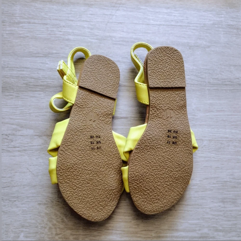 Yellow knot straps and easy-on off Sandals Little girls Size 11 NWOT